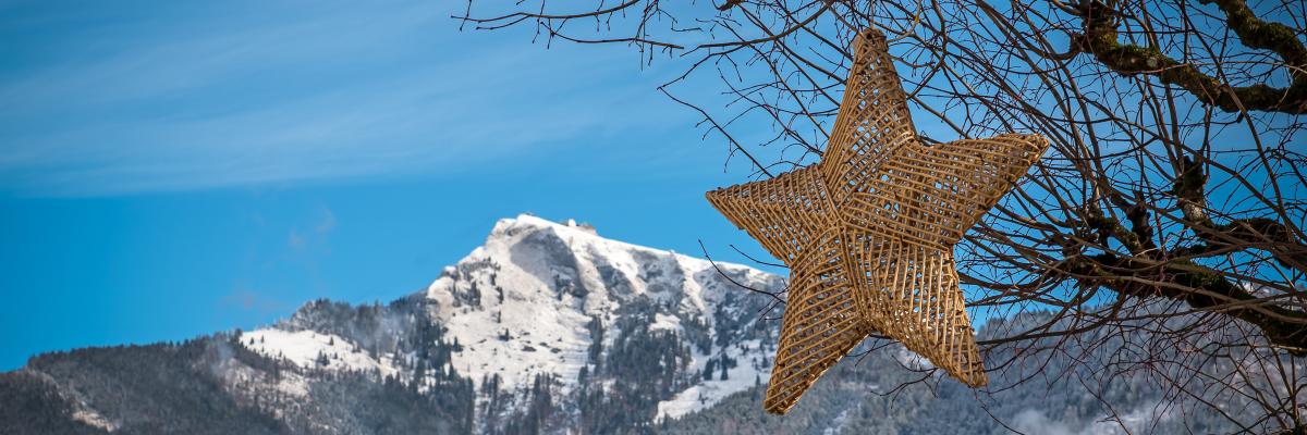 Stern in winterlichen Bergen