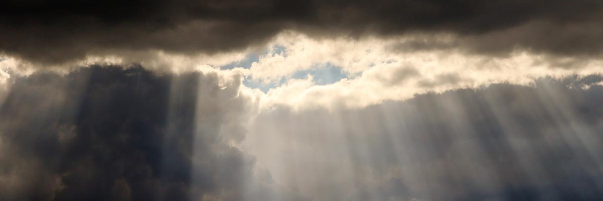 Licht durch bricht die Finsternis